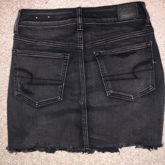 Black American Eagle Jean Skirt (super stretch) - Picture 3 of 3